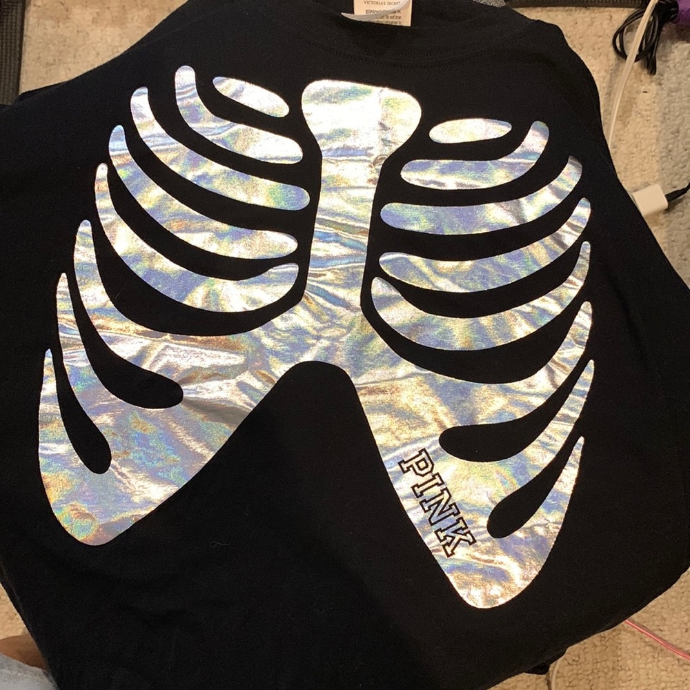 Size SM VS Halloween shirt